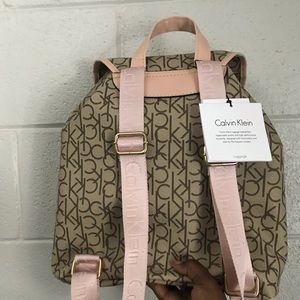 Calvin Klein Bags - Calvin Klein Luggage Bag Calvin Klein Bags - Calvin Klein Luggage Bag